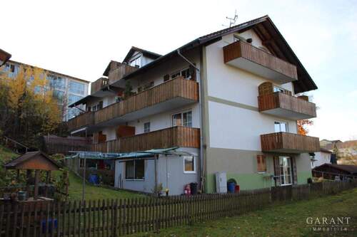 Rückseite - 2 Zimmer Mehrfamilienhaus, Wohnhaus in Viechtach