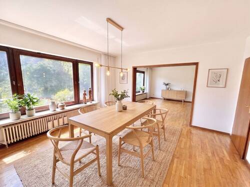 Essbereich [KI-visualisiert] - 8 Zimmer Mehrfamilienhaus, Wohnhaus zum Kaufen in Stuttgart
