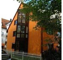Gepflegtes Haus in ruhiger und grüner Lage in der Faber-Allee ! Moderne und hochwertige Gartenwohnung mit TG im Haus - Nürnberg Neuröthenbach