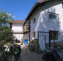 Doppelhaushälfte mit Nebengebäude, ca. 2.839 qm Grundstück, schöner Aussicht im Dreiburgenland - Fürstenstein Reuth