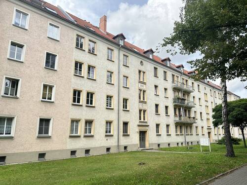 Außenanlage - Etagenwohnung mit 64,60 m&sup2; in Zwickau zum Kaufen