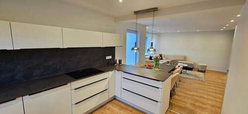 EBK Bild 2.jpg - Etagenwohnung mit 88,00 m&sup2; in Forstern zum Kaufen