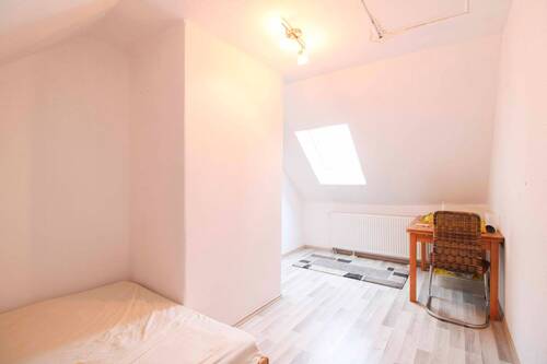 Schlafzimmer I DG - 