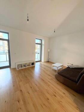 helles Wohnzimmer - 2 Zimmer Etagenwohnung zur Miete in Magdeburg