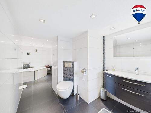 REMAX Immobilien DeLux Einfamilienhaus Bebelsheim Bad Mark Borowicz - Reihenendhaus mit 191,00 m&sup2; in Mandelbachtal zum Kaufen