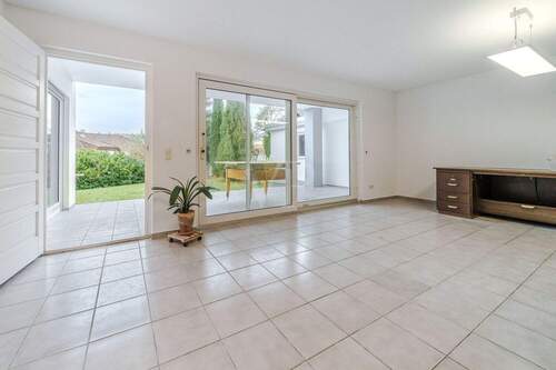 Zimmer im Gartengeschoss mit Terrasse - 