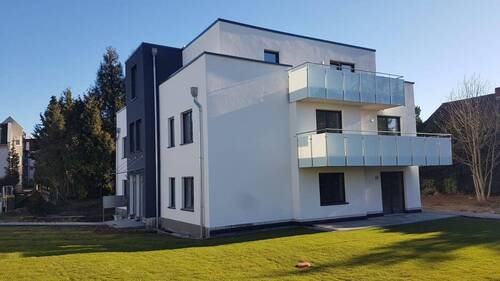 Hausansicht - 2 Zimmer Etagenwohnung zur Miete in Niederkassel