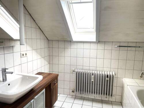Badezimmer mit Wanne - 