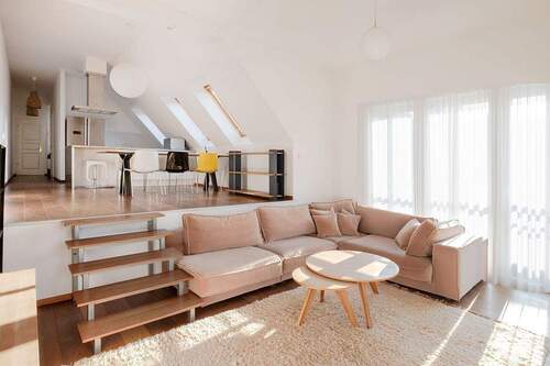 Wohnbereich - Sonnige Dachgeschosswohnung mit Stil und urbanem Flair im Herzen von Friedrichshain