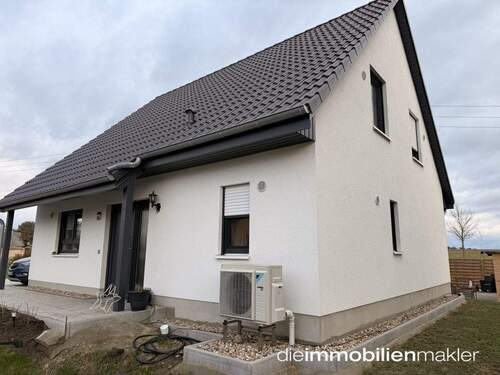 Hausansicht - 5 Zimmer Einfamilienhaus zum Kaufen in Luckau