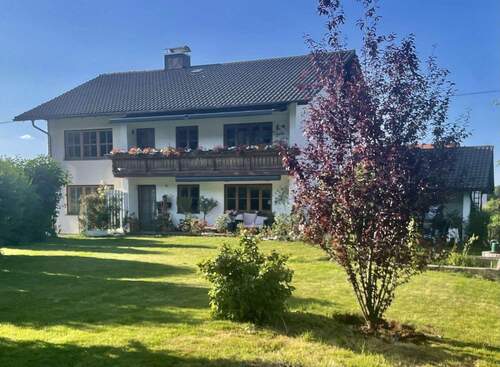 Rückwärtige Ansicht - Mehrfamilienhaus, Wohnhaus mit 209,00 m&sup2; in Teisendorf zum Kaufen