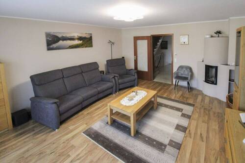 Wohnzimmer 1 OG - Reihenmittelhaus mit 130,00 m&sup2; in Tiefenbronn zum Kaufen
