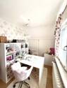 Zimmer mit Einbauschrank im DG - 