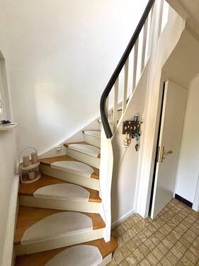 Holztreppe ins DG - 