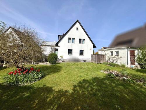 Garten an der Ostseite des Hauses - Einfamilienhaus mit 127,00 m&sup2; in Uelzen zum Kaufen