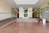 Barrierearmer Eingangsbereich mit Rampen - 