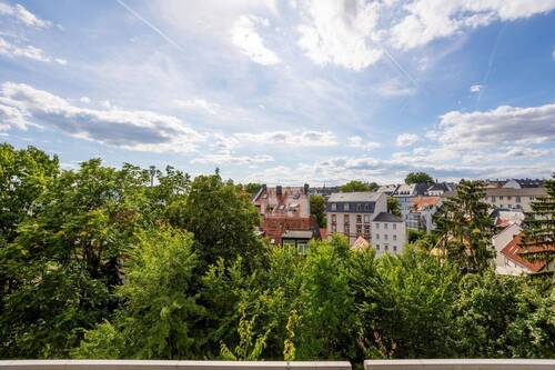 Herrliche Ausblicke vom Balkon - 2 Zimmer Etagenwohnung zum Kaufen in Frankfurt am Main / Bornheim
