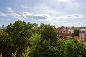 Blick auf die EZB und ins Grüne - 2 Zimmer Etagenwohnung in Frankfurt am Main / Bornheim