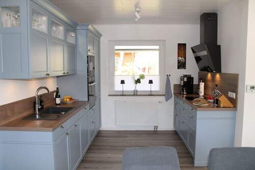 neue Küche mit Einbaugeräten - 