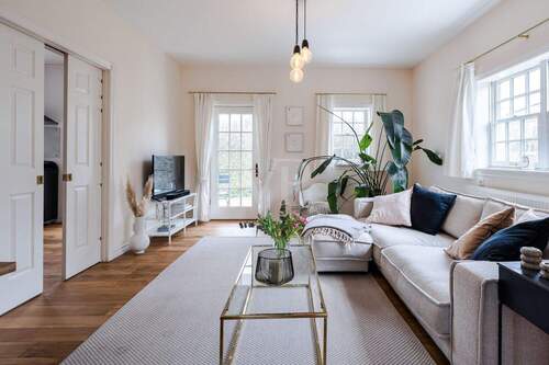 Lichtdurchflutetes Wohnzimmer - Einfamilienhaus mit 198,00 m&sup2; in Wehrheim / Obernhain zum Kaufen