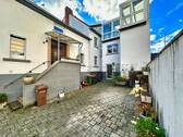 Hofansicht - Mehrfamilienhaus, Wohnhaus mit 102,00 m² in Heusenstamm zum Kaufen