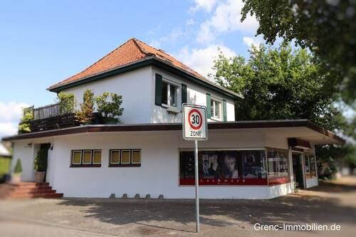 Mitten im Zentrum von Schneverdingen - Black Week´s mitten im Zentrum von Schneverdingen - Ob Friseursalon, Physiotherapie oder Arztpraxis -