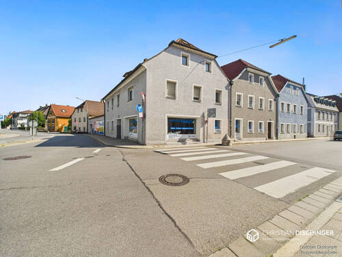 Hausansicht - 2 Zimmer Mehrfamilienhaus, Wohnhaus zum Kaufen in Regensburg