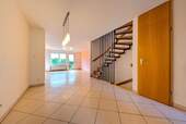 Wohn- und Esszimmer - 5 Zimmer Reihenmittelhaus zum Kaufen in Böblingen