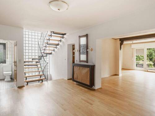 Imposante Diele/Wohnzimmer - 