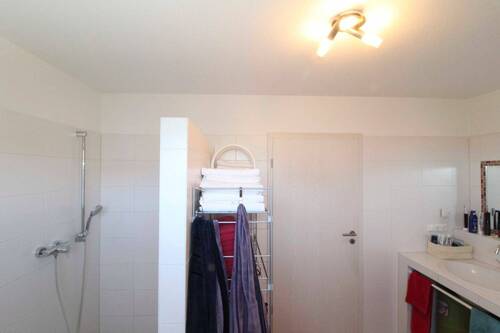 Badezimmer 1.OG DHH rechts - 