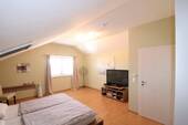 Schlafzimmer DG DHH rechts - 