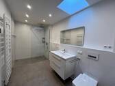 Modernes Badezimmer - 