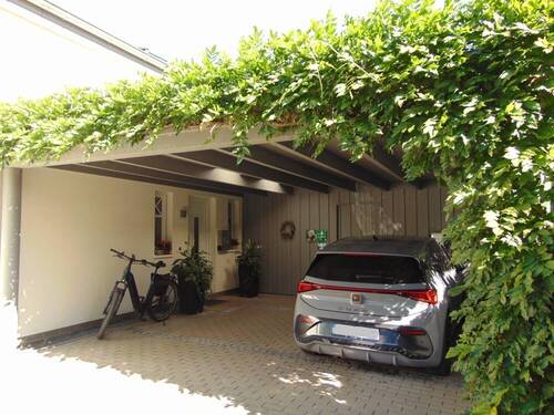 Carport - 4 Zimmer Einfamilienhaus in Oldenburg / Kreyenbrück