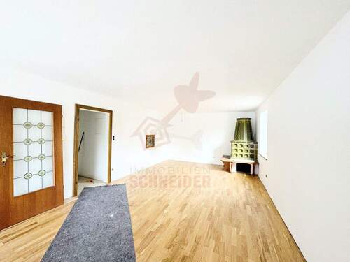 Wohnzimmer II - 2 Zimmer Etagenwohnung in München