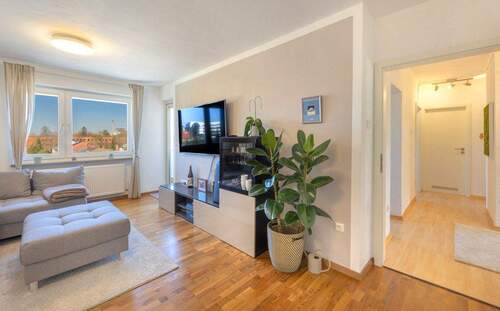 Wohnzimmer - 4 Zimmer Etagenwohnung zum Kaufen in München