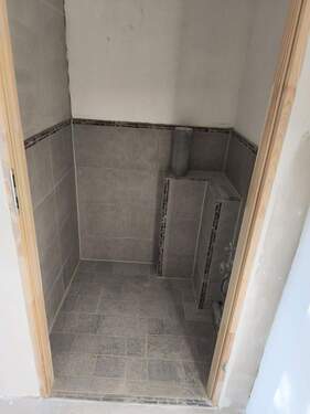 Gäste WC Dachwohnung - 1 Zimmer Mehrfamilienhaus, Wohnhaus in Doberlug Kirchhain