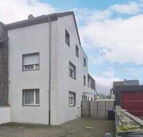 *** Flexibles Einfamilienhaus mit zwei Wohneinheiten, großem Innenhof und Stellplätzen *** - Mönchengladbach Pesch
