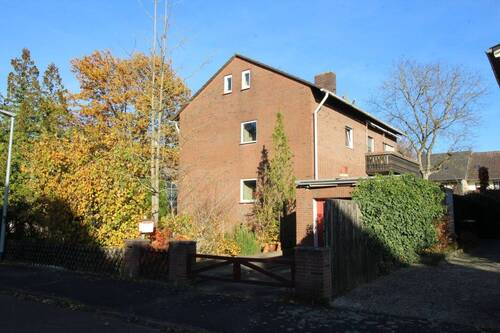 Eingangsbereich.JPG - Zweifamilienhaus mit großem Potenzial in beliebter Lage von Langenhagen-Engelbostel