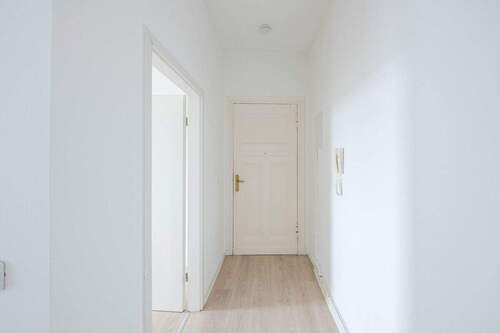 Flur - Etagenwohnung mit 68,80 m&sup2; in Berlin zum Kaufen