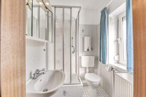 Badezimmer FeWo links OG - 