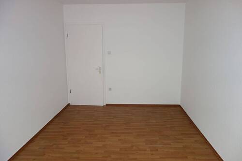 Arbeits-/Kinderzimmer ebenso - 