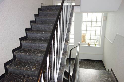 Treppenhaus ebenso - 