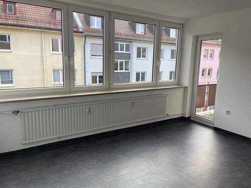 Wohnen/Schlafen - 1-Zimmer-Wohnung mit Balkon und kleiner Küchenzeile - Stadtteil Rennweg.