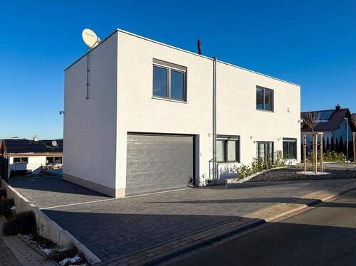 Vorderansicht - 6 Zimmer Einfamilienhaus zur Miete in Habichtswald