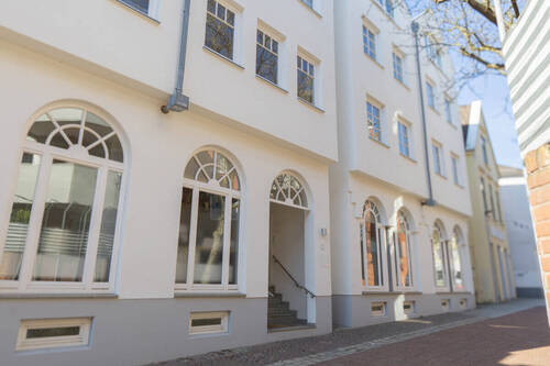 Bild 1 - PURNHAGEN-IMMOBILIEN - Vegesack - gepflegte 3-Zimmer-Wohnung mit Dachterrasse und TG in Bestlage!