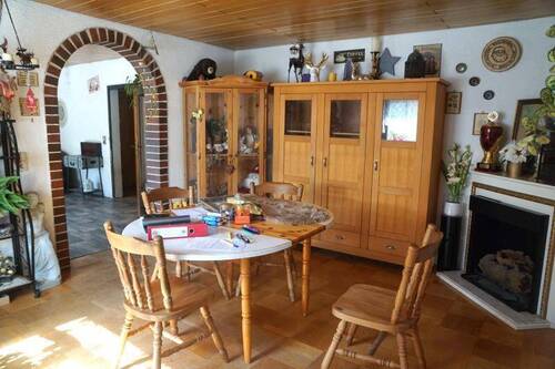 Essen OG - 7 Zimmer Einfamilienhaus in Hausen am Tann