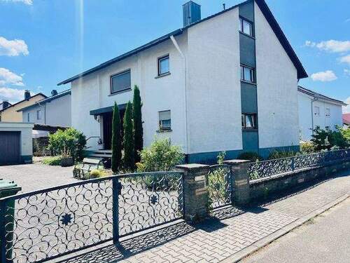 1 - RESERVIERT !! Einfamilienhaus mit großzügiger Wohnfläche in ruhiger Wohngegend