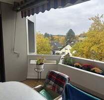 Lichtdurchflutete 3,5-Zimmer-Wohnung mit herrlicher Aussicht in Singen-Nordstadt - mit Balkon, Aufzug und Tiefgarage - Singen (Hohentwiel)