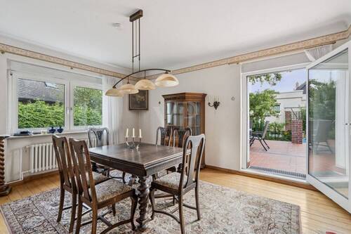 Wohnzimmer EG - 8 Zimmer Einfamilienhaus zum Kaufen in Berlin