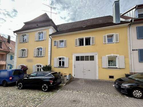 Außenansicht: Blick Hinteres Gebäude - Zugang Werkstatt/Lager - 8 Zimmer Mehrfamilienhaus, Wohnhaus in Endingen